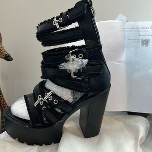 GDGYDH Platform strappy gothic sandals 7